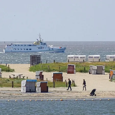 Apartment Strandlaeufer Warwerort